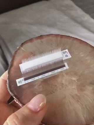 白はセーブル
グレージュはフラット＆バインドロック
 