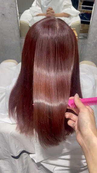 ブリーチなしのピンクブラウンに髪質改善の水素トリートメントでツヤツヤになりました 