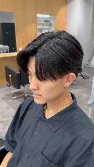 センターパートスタイル 