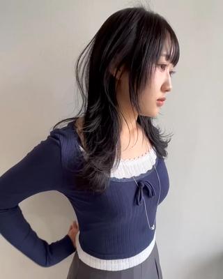 暗髪グレージュ×ハッシュカット 