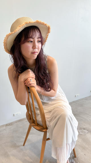 メニュー

︎ワンカラー　¥4400
︎ブリーチなしダブルカラー　¥8800
︎ブリーチカラー　¥9900
縮毛矯正　¥9900
カット　¥1100

︎のメニューのみ
ロング料金
肩につくと+¥1100
胸下+¥1650

ブランドカラー剤
+¥1100~+¥2200 