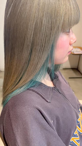 2種類の最高級プレックス剤を使用して、ブリーチも3種類以上を使い分けてダメージとブリーチの発色をコントロール致します。
カラーと一緒に髪質改善が出来るトリートメント付きです。 