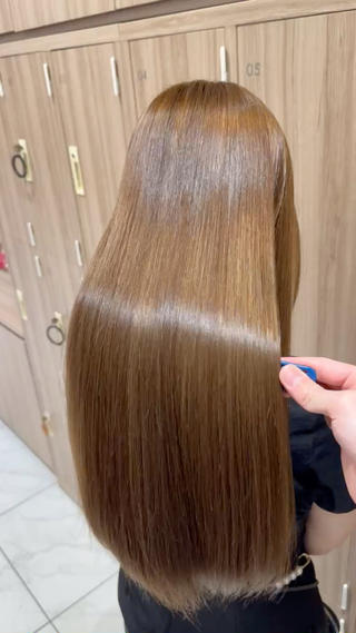 ロング 美髪縮毛矯正 穴見太伍のヘアスタイル