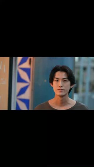 ミディアムスタイル

パーマをかけるとさらにスタイリングしやすくなります
メンズスタイルのパーマ、おすすめです。
ご相談ください 