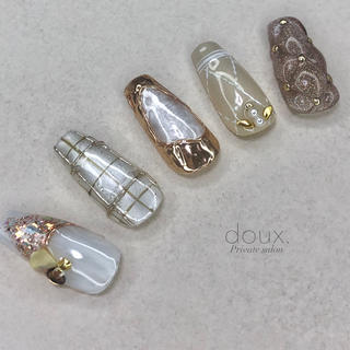  New gel 
雪解けのようなサラサラ素材
方向によって輝き具合が違って綺麗です! 