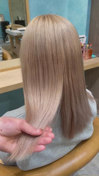 セミロング カラー 🌈ブリーチ特化🌈 MINATOのヘアスタイル