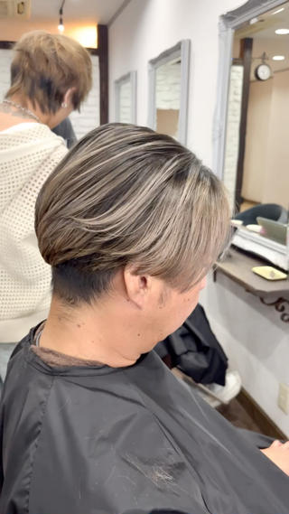 カラー メンズ バレイヤージュ 宮本宗嵩のヘアスタイル