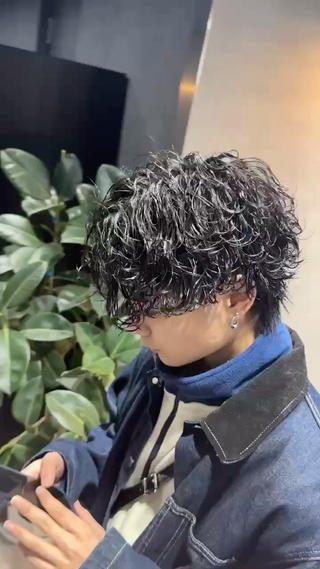 パーマ メンズ 曲がる縮毛矯正✨️ パーマ🌀 晃哉‎のヘアスタイル