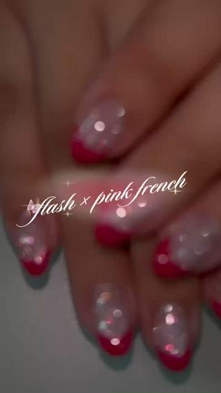 フラッシュネイルベースのフレンチも可愛いです