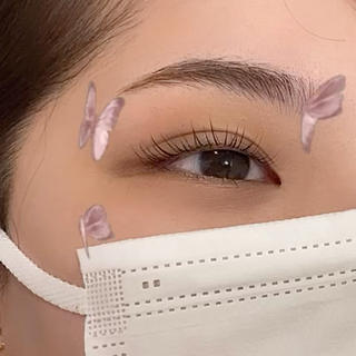 まつ毛全体に丸くカールをつけることで
優しい雰囲気のお目元に

ナチュラルな仕上がりが好きな方におすすめです 