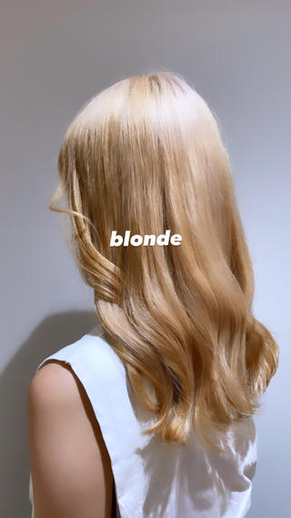 圧倒的に人気なブロンドカラー
夏だしハイトーンしたくなりますよね
1ブリーチは必須です!