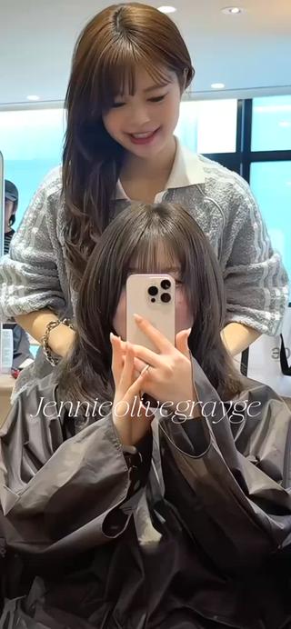 セミロング カラー 韓国技術習得者🩰 narumi🤍のヘアスタイル