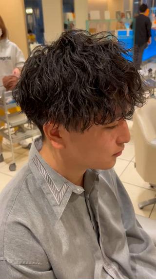 ミディアム パーマ メンズパーマ 副店長ユウタのヘアスタイル