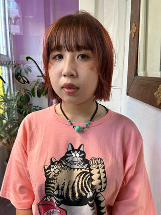 明るめブラウン︎オレンジカラーのルーツカラー
ポイントメイクメニューでじゅわっとオレンジメイクにしています♡♡ 