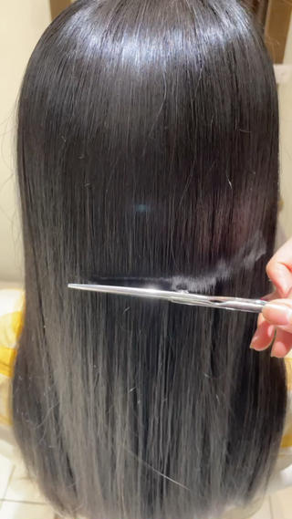 髪の毛が鏡のように反射する経験
したことありますか??
トリートメントとメンテナンスカットだけで
この艶髪が叶います!
#鏡面髪 #髪質改善トリートメント