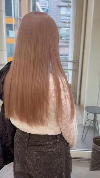 ロング カラー SALOWIN町田所属・ハイトーン🦢 Natsumiのヘアスタイル