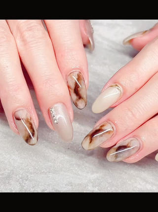 ネイル R inのネイルデザイン