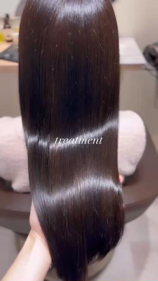 酸性縮毛矯正と高濃度水素♡

うねりが気になる方は縮毛矯正をおすすめします
まっすぐすぎないストレート、地毛のように馴染むストレートヘアに仕上げます♡

縮毛矯正をかけた後ももちろんコテ巻きすることも可能です♡

薬剤はお客様の髪質にあった薬をお一人ずつ組み合わせて作っていきますので
ブリーチ毛、ダメージ毛で縮毛矯正を諦めていた方もぜひお待ちしております！ 