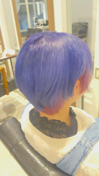 【モーヴピンク×ラピスラズリ】の
【インナーカラー】です！️

寒色系カラーの組み合わせなので！️️
統一感がでてすごく綺麗に馴染んでいます！️ 