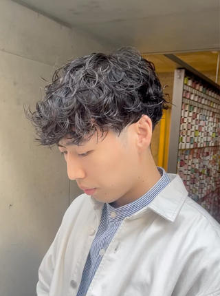 無造作なスパイラルパーマ
ラフにスタイリングができるので朝も楽です!