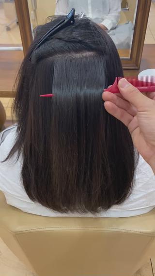 柔らか縮毛矯正《地毛風ストレート》
癖毛だったことを感じさせない程
柔らかさにこだわったのが地毛風ストレートです！
癖でお困りの方はぜひ1度味わって欲しいです！！ 