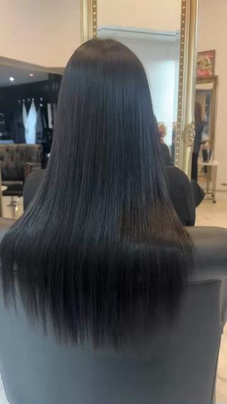 カラーとエクステを同時施術。
色味・長さ・毛量までしっかりカウンセリングします。
 