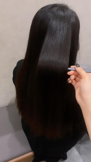 ロング 秋元 利央のヘアスタイル