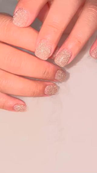 弱ってしまった爪の方はアクリルフローターがオススメ
ちゅるんフラッシュのベージュシリーズ️
めちゃくちゃ可愛いです 