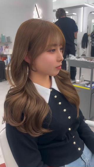 通えば通うほど赤みが出にくくなる！オリジナル配合！
オリーブベージュ

#オリーブベージュ#顔まわり#顔周りカット#前髪#流れる顔まわり#透明感カラー#艶カラー#ブリーチ無しカラー#成人式カラー#ダブルカラー 