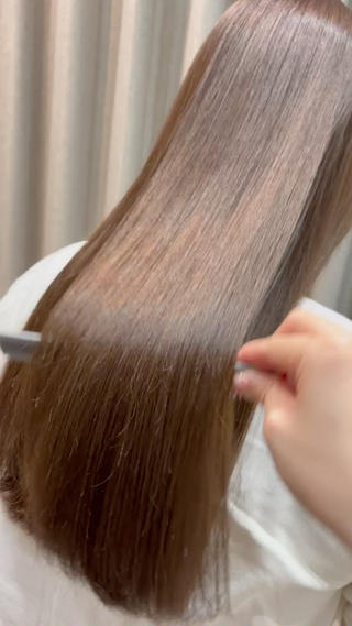 癖毛さんでも艶髪に.
髪質改善トリートメント️ 