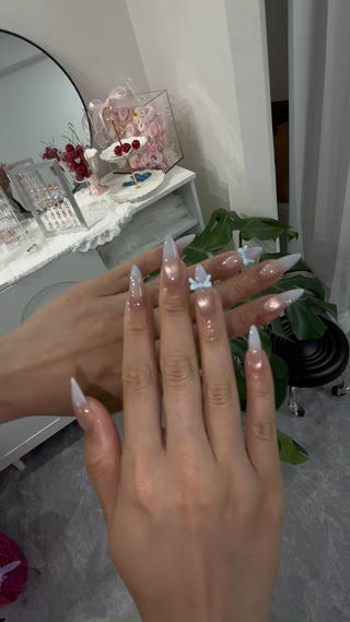 カラー AIN Nailのネイルデザイン