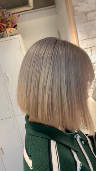 ハイトーンシルバーベージュ 