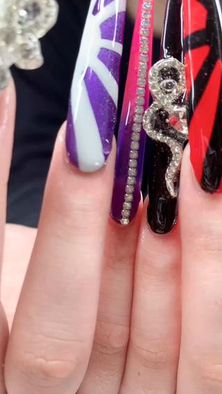 #トレンドネイル
#ネイル好きな人と繋がりたい
#ゴテゴテネイル 
#大人ネイル
#上品ネイル
#シンプルネイル      
#ニュアンスネイル    
#ちゅるんネイル      
#マグネットネイル    
#ミラーネイル        