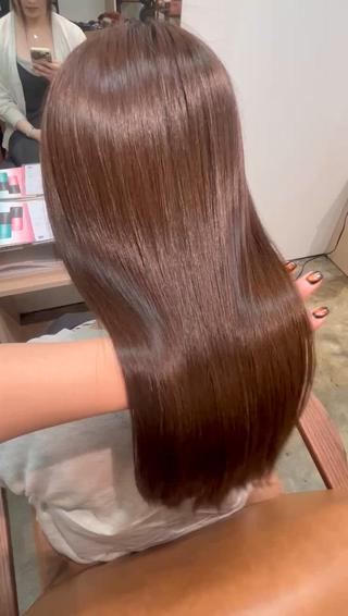 ロング スギ リンカのヘアスタイル