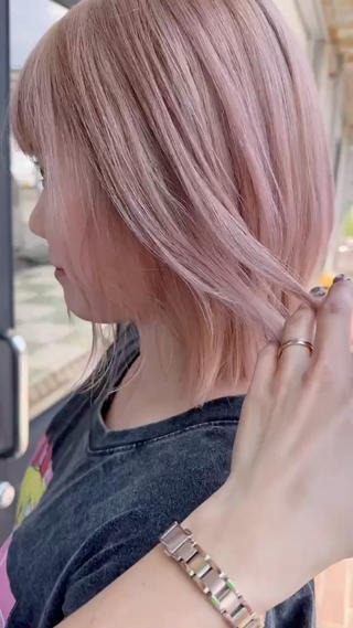 ミディアム カラー 村岡 芽衣のヘアスタイル