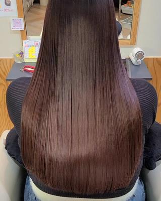 髪質改善講師監修の髪質改善カラートリートメントを試してみてください！
パサつき、広がりも美髪に導きます！ 