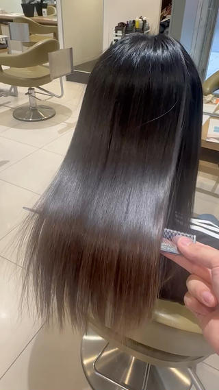 セミロング 美髪ストレート AOYAGIのヘアスタイル