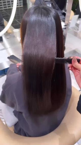 ロング 髪質改善 縮毛の達人 矢井由真のヘアスタイル