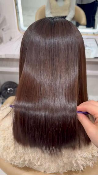 何種類もの美容液を使いながら仕上げるPremium髪質改善ストレート 