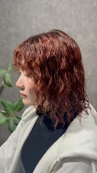 【レディースパーマ】

お客様のご希望で前髪にパーマをかけるか、かけないかを相談させていただきます！
パーマの強さ加減だったりをしっかりカウンセリングにてご相談させていただきます 