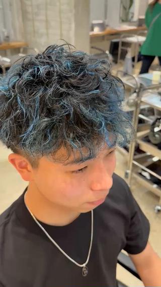 ショート カラー パーマ メンズ 飯泉/メンズカラー ツイスパ/メッシュのヘアスタイル