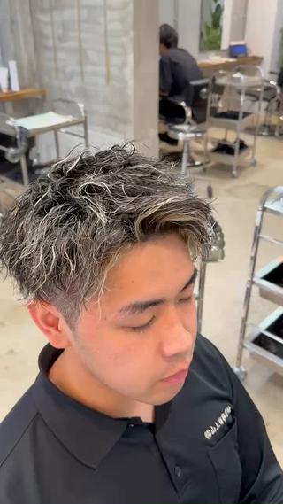 ショート カラー パーマ メンズ 飯泉/メンズカラー ツイスパ/メッシュのヘアスタイル