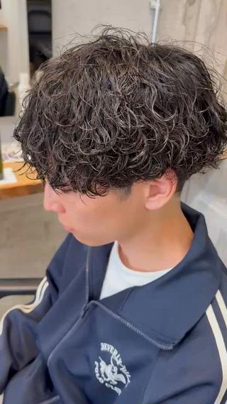 パーマ メンズ 飯泉/メンズカラー ツイスパ/メッシュのヘアスタイル