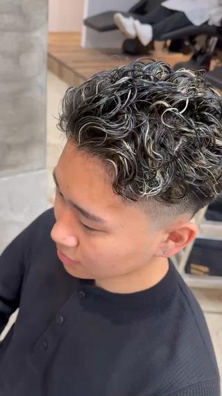 ショート カラー メンズ 飯泉/メンズカラー ツイスパ/メッシュのヘアスタイル