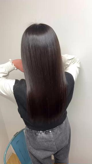 髪質改善縮毛矯正＋縮毛矯正トリートメントで髪の毛根本から変えていきます！
貴方の髪の毛変えさせてください 