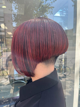 ショート アートディレクター 尾内 友美のヘアスタイル