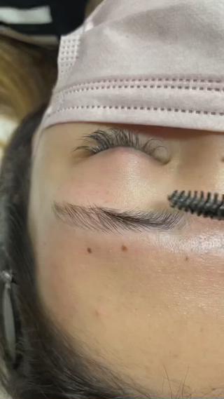 毛流れが自由自在

ナチュラル眉にも外国人風眉にも
その日の気分でメイクが可能です 