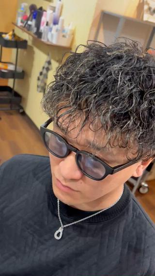 人気のウェーブパーマ×メッシュ 