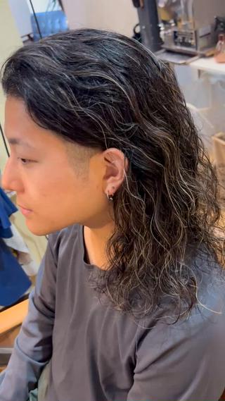 くせ毛を活かした、ハイライトメッシュStyle 