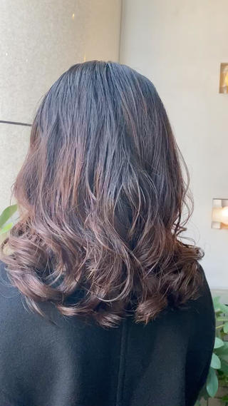 酸性デジタルパーマ+コテ巻き風パーマ+レイヤーカット 